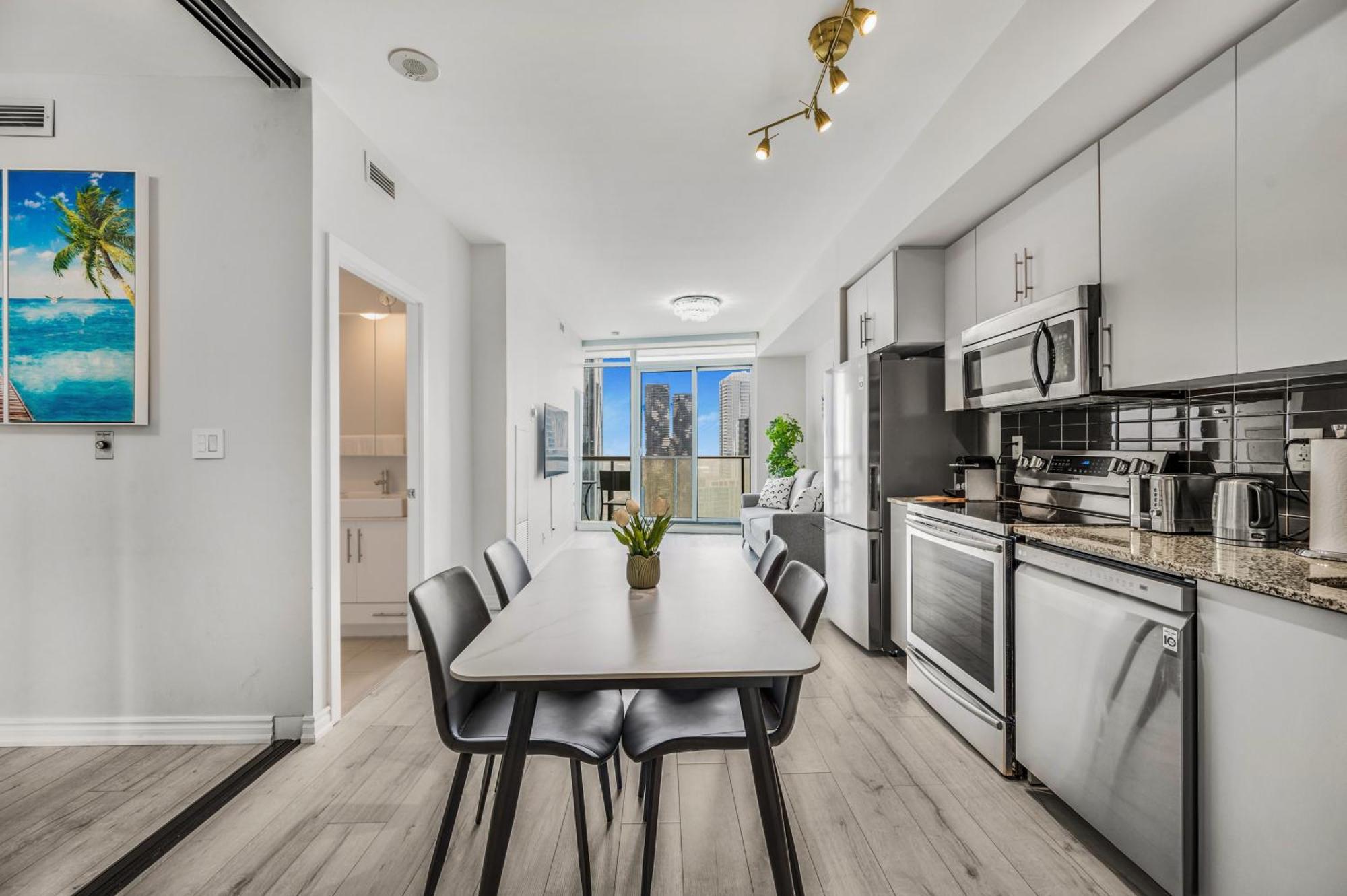 Luxury Downtown Toronto 2 Bedroom Suite With City And Lake Views And Free Parking Ngoại thất bức ảnh